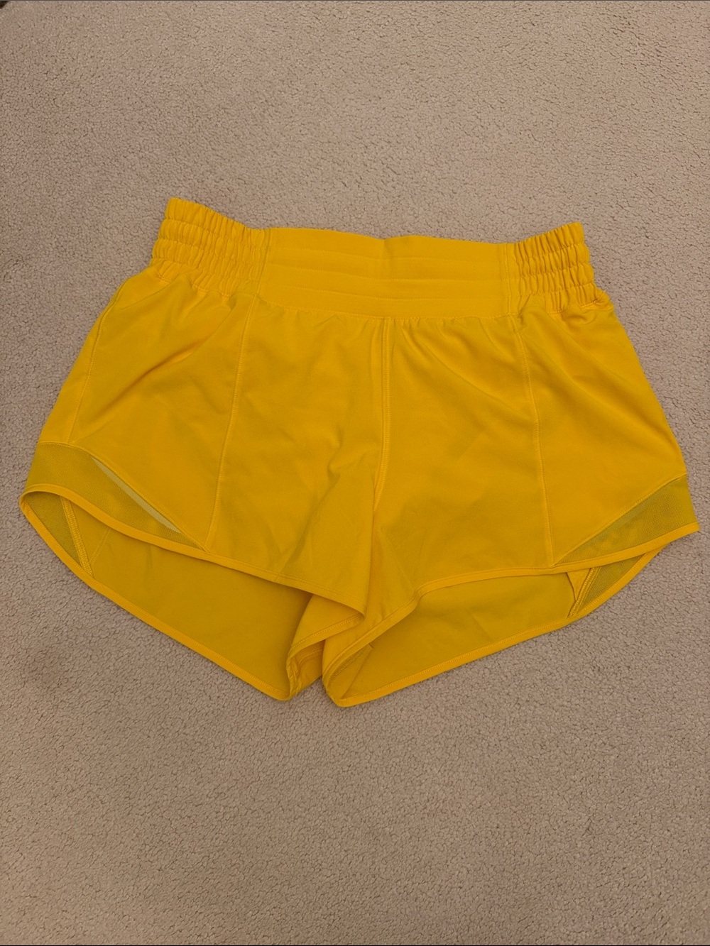 lululemon athletica Hotty Hot HR 2.5" inseam - size 6